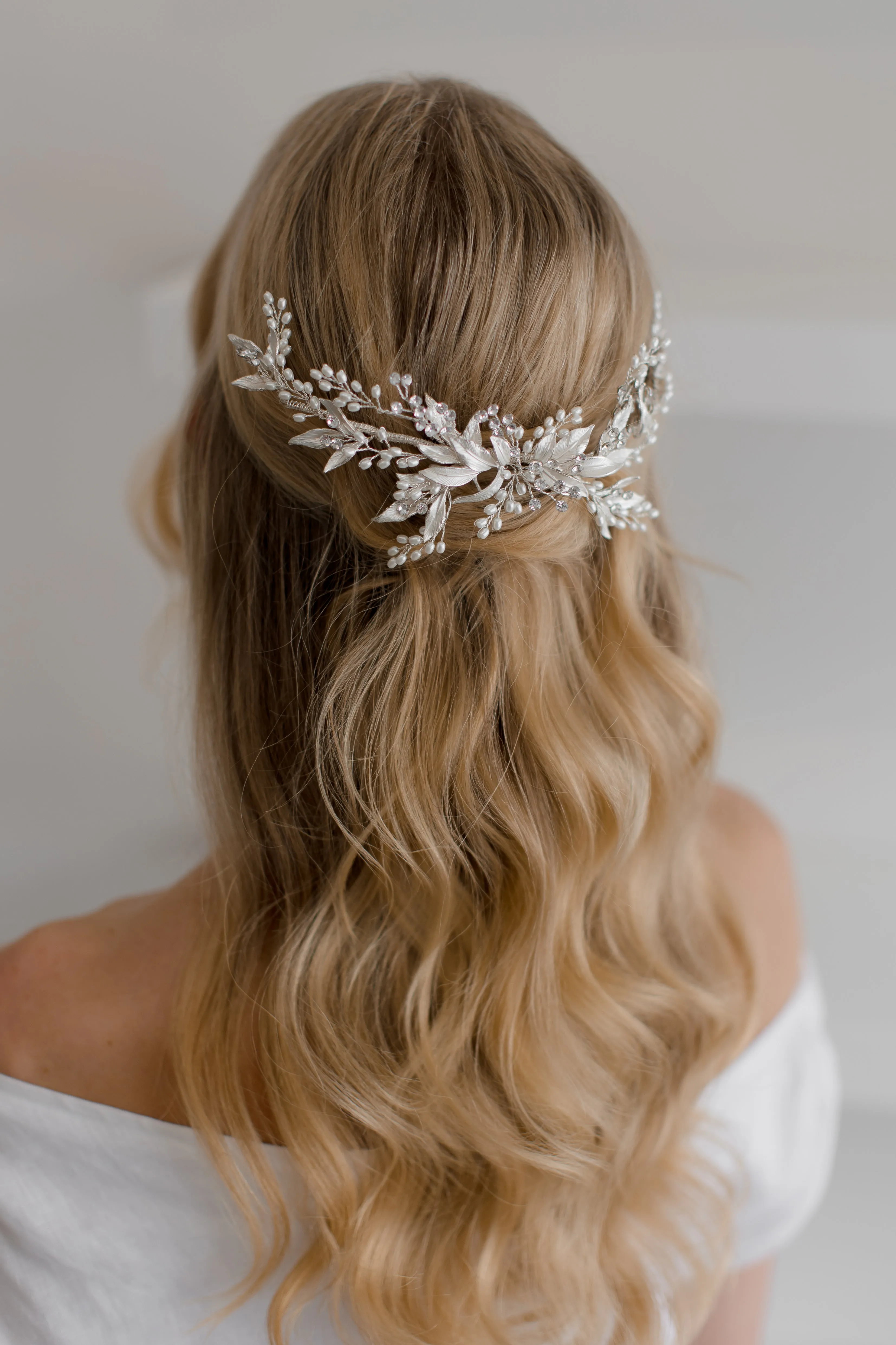 Amelia - Statement Leaf Crystal Pearl Bridal Comb