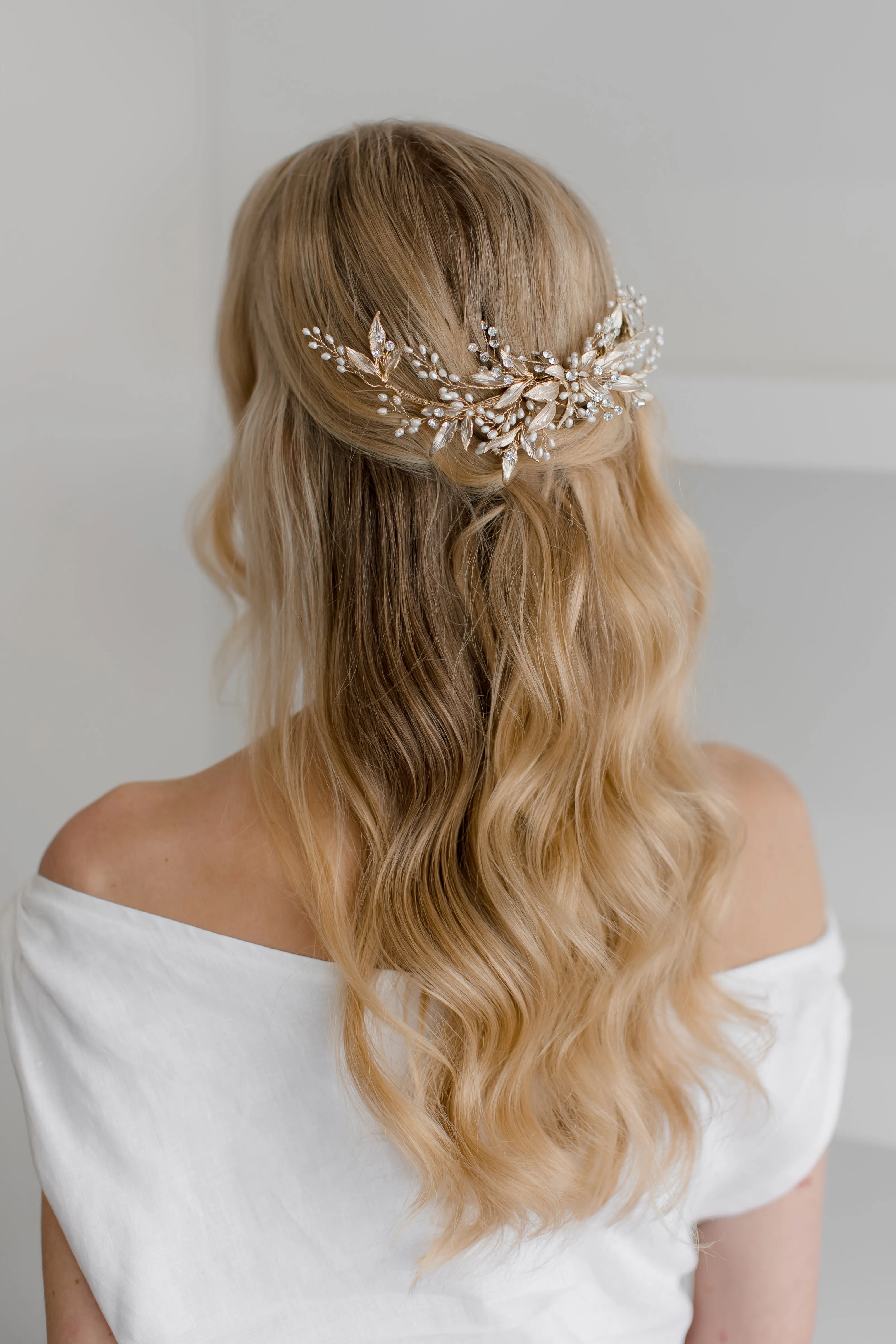 Amelia - Statement Leaf Crystal Pearl Bridal Comb