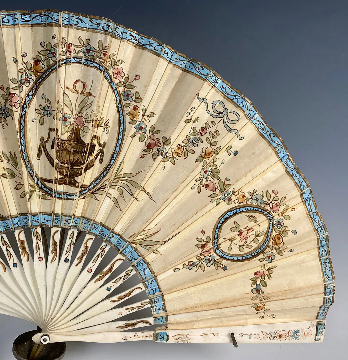 Antique 21.3cm Ernest Kees Signature Hand Painted Hand Fan c.1900, Bone Sticks and Guards