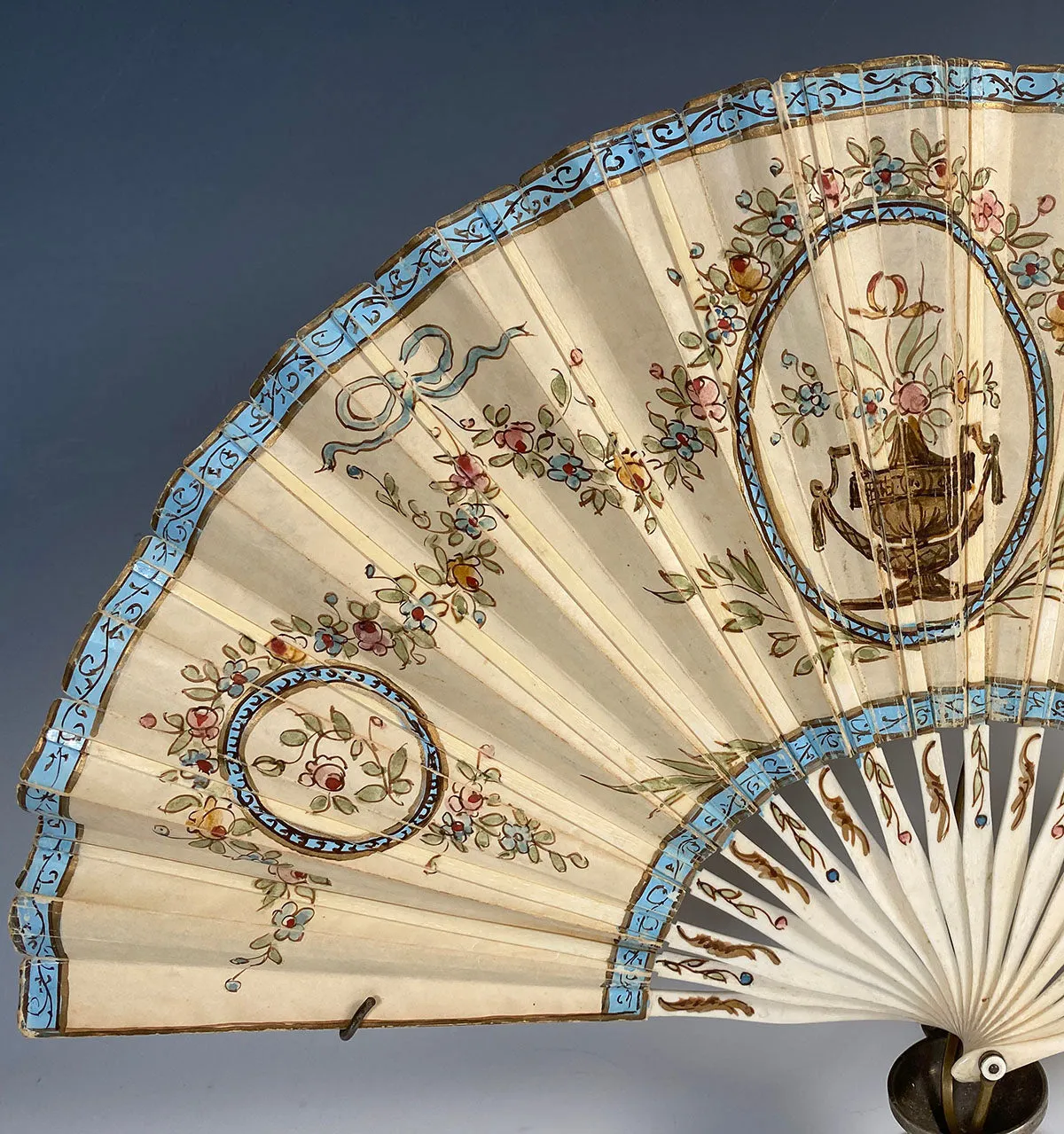 Antique 21.3cm Ernest Kees Signature Hand Painted Hand Fan c.1900, Bone Sticks and Guards