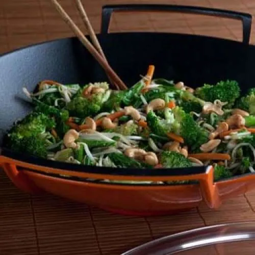 Le Creuset Cast Iron Wok with Glass Lid 32cm Volcanic